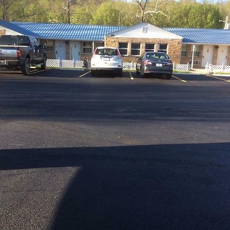 Scenic River Inn Motel Wartburg 外观 照片