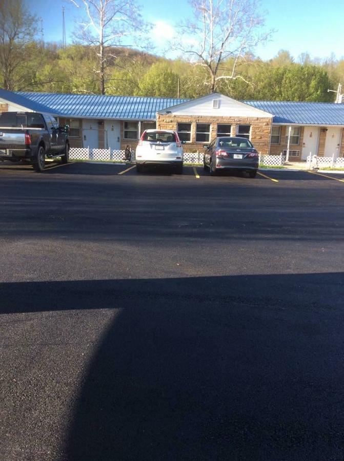 Scenic River Inn Motel Wartburg 外观 照片