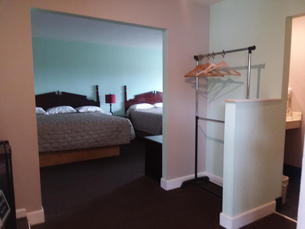Scenic River Inn Motel Wartburg 外观 照片
