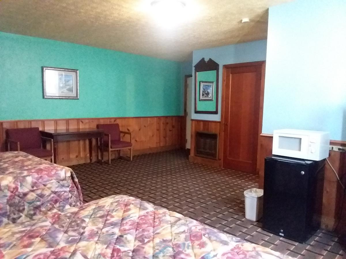 Scenic River Inn Motel Wartburg 外观 照片
